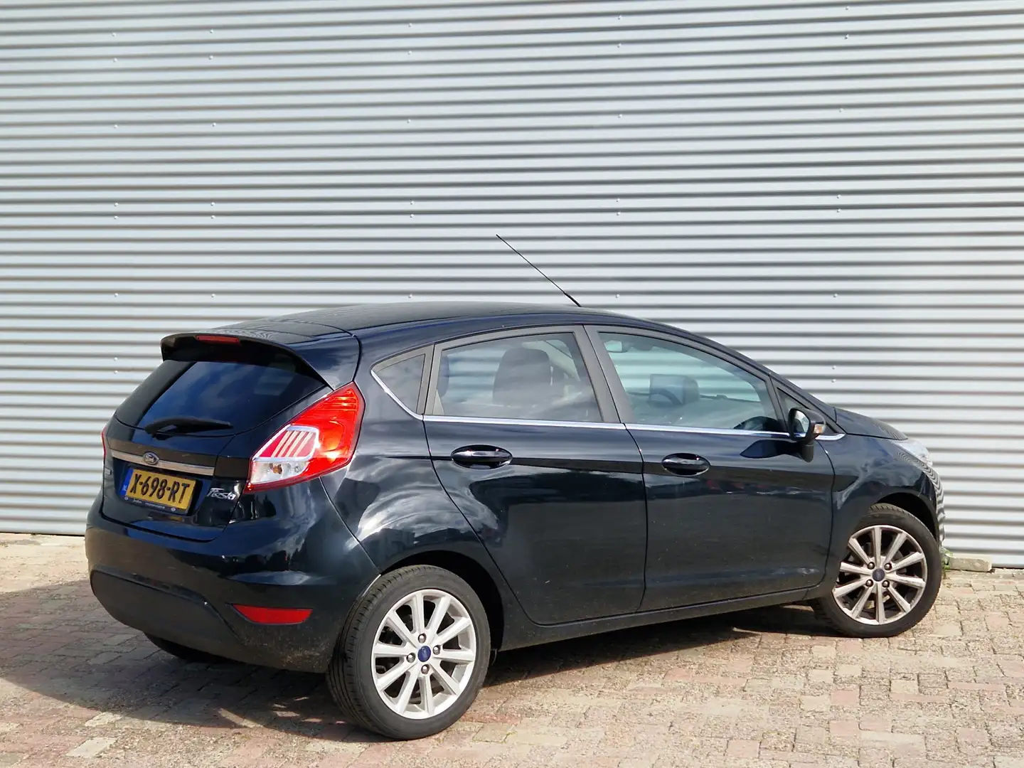 Ford Fiesta 1.0 EcoBoost Titanium | Nieuw Binnen | Clima | D.R Nero - 2