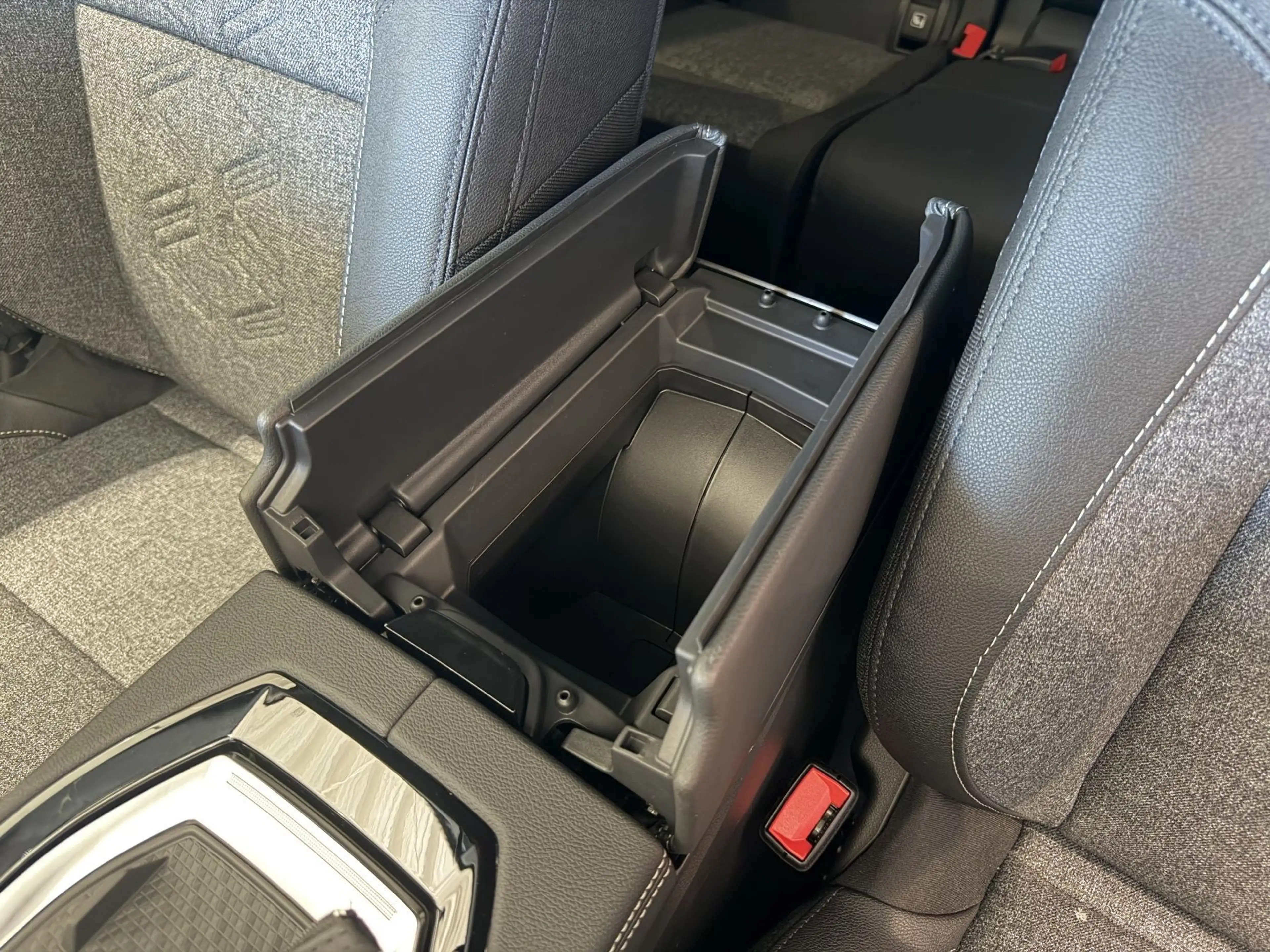 Renault Austral Techno Mild Hybrid 150 Automatik — photo 32