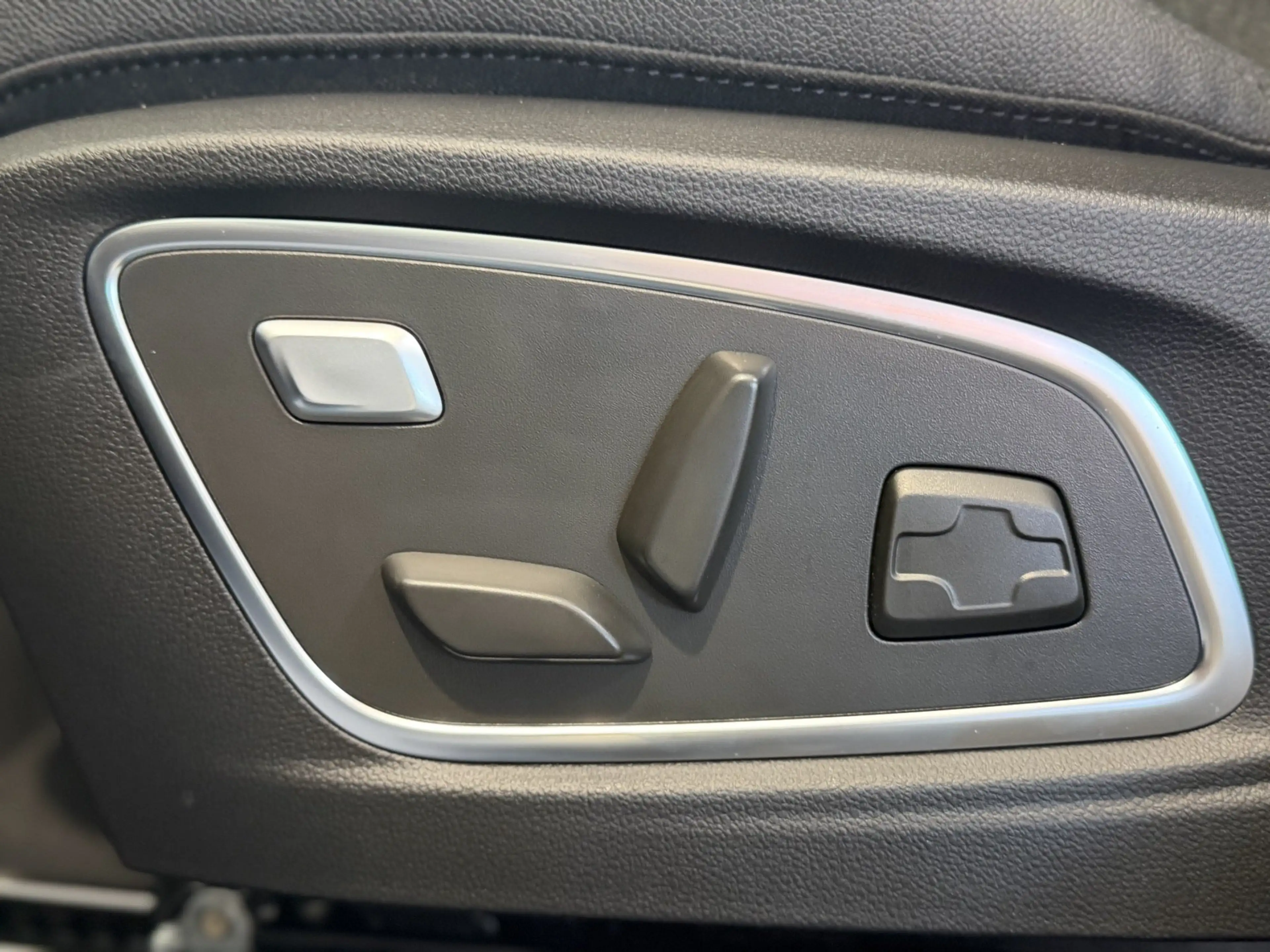 Renault Austral Techno Mild Hybrid 150 Automatik — photo 15