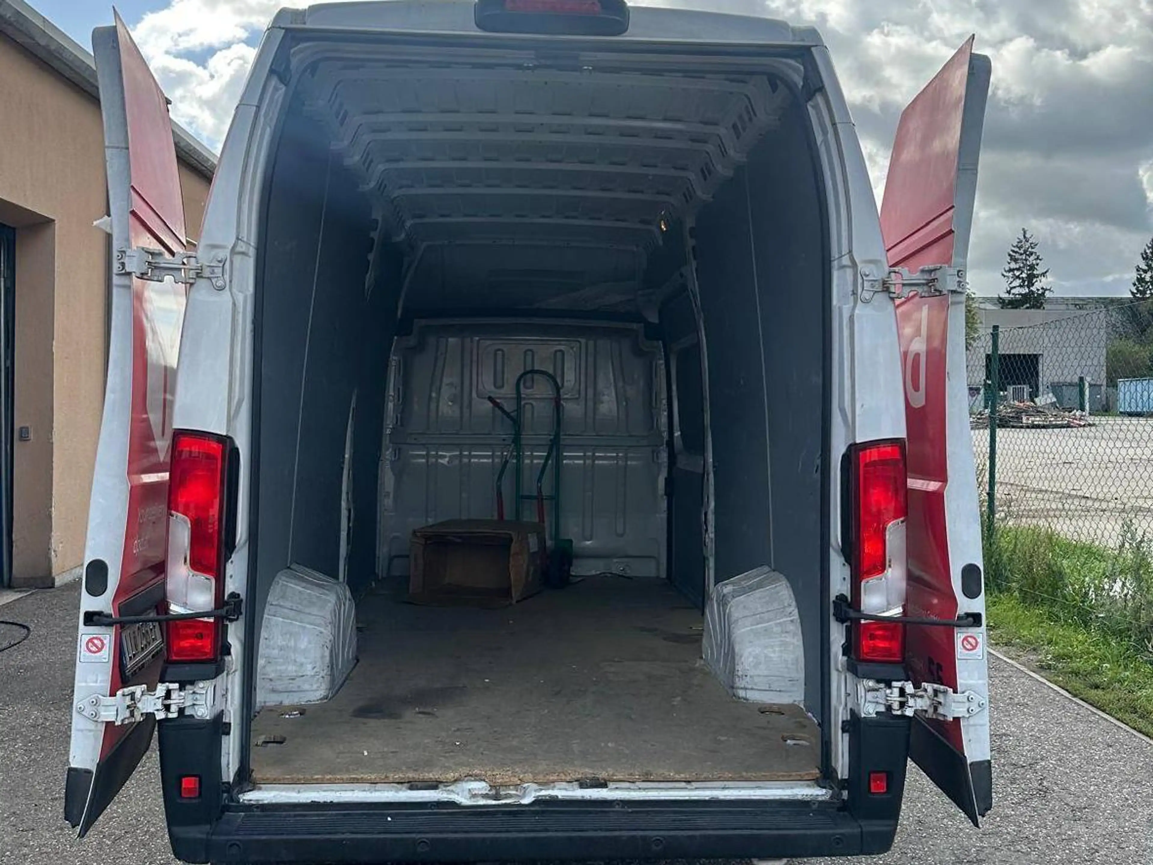 Citroen Jumper 35 L4H3 Control Heavy BlueHDi 140 Start — photo 9