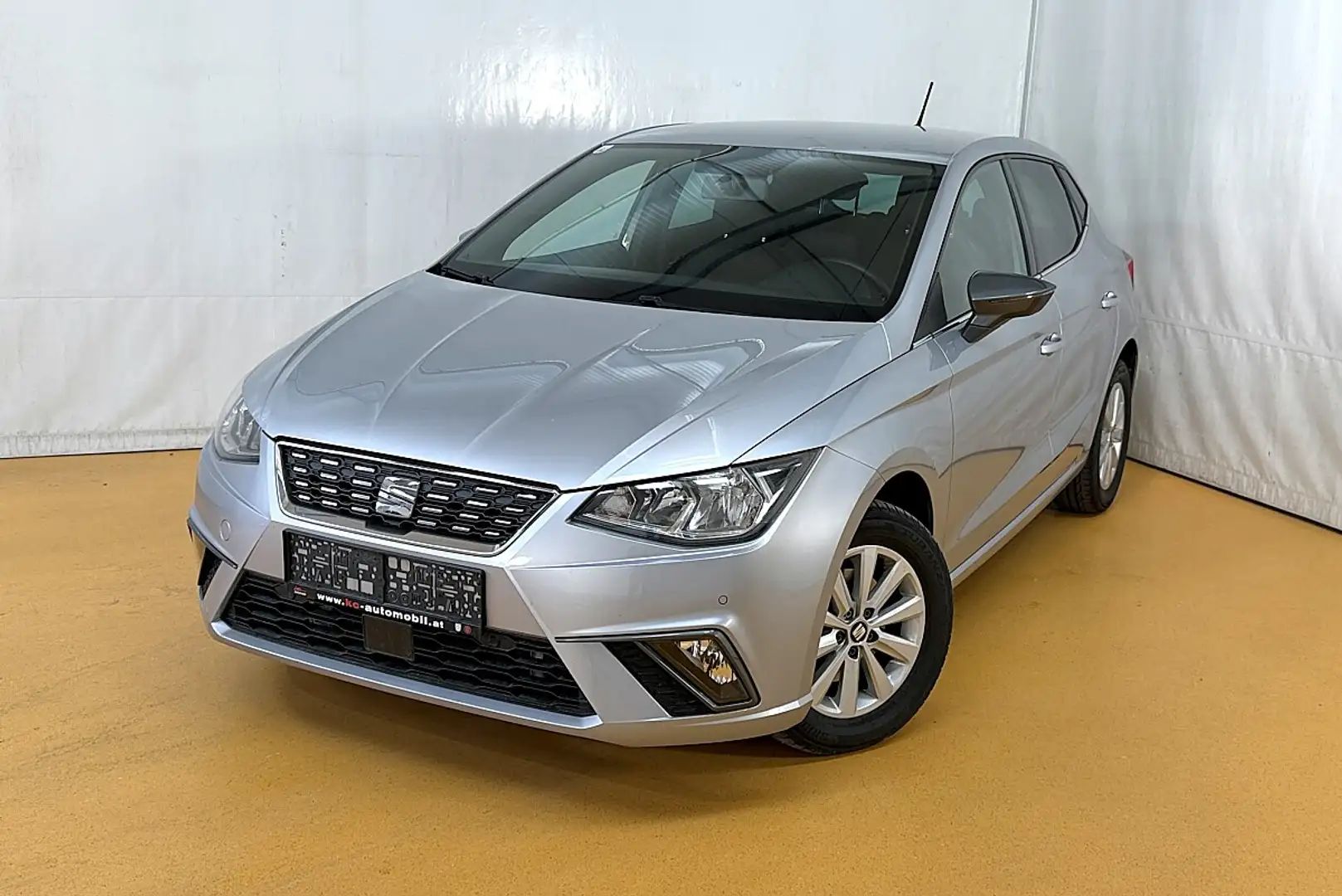 SEAT Ibiza Xcellence 1,6 TDI CR Grau - 1