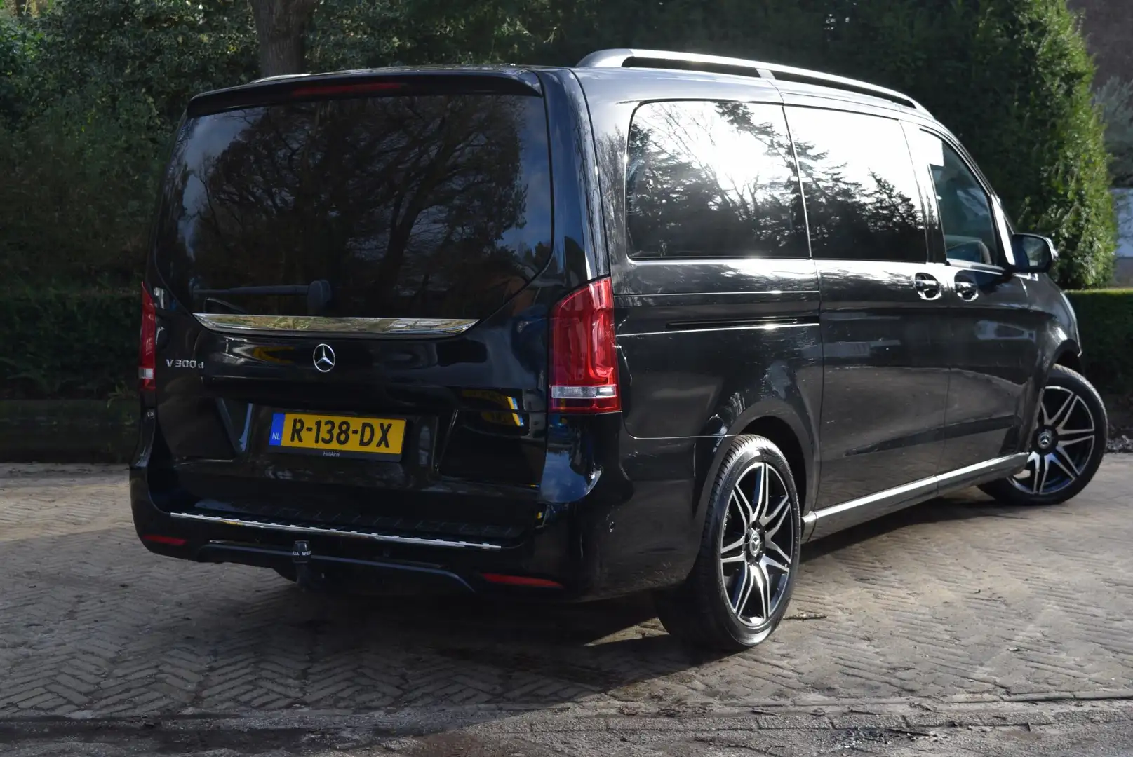 Mercedes-Benz V 300 300d Lang Avantgarde Edition Negro - 2