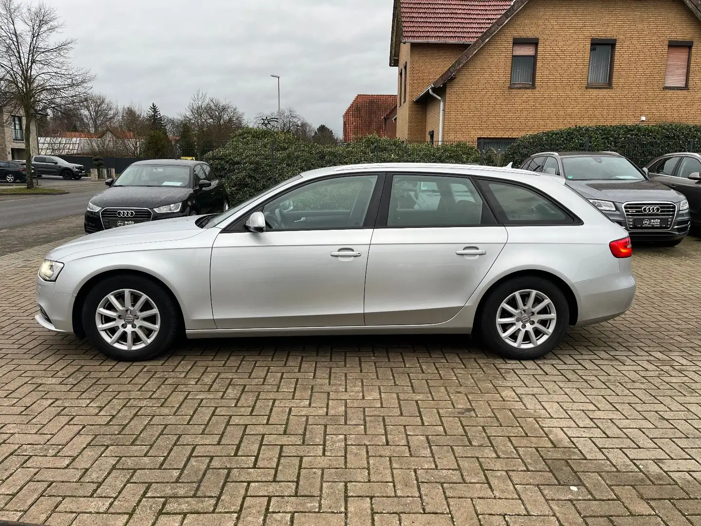 Audi A4 Avant 2.0 TDI+Xenon+Navi+Scheckheft+Sehr gep. Zilver - 2