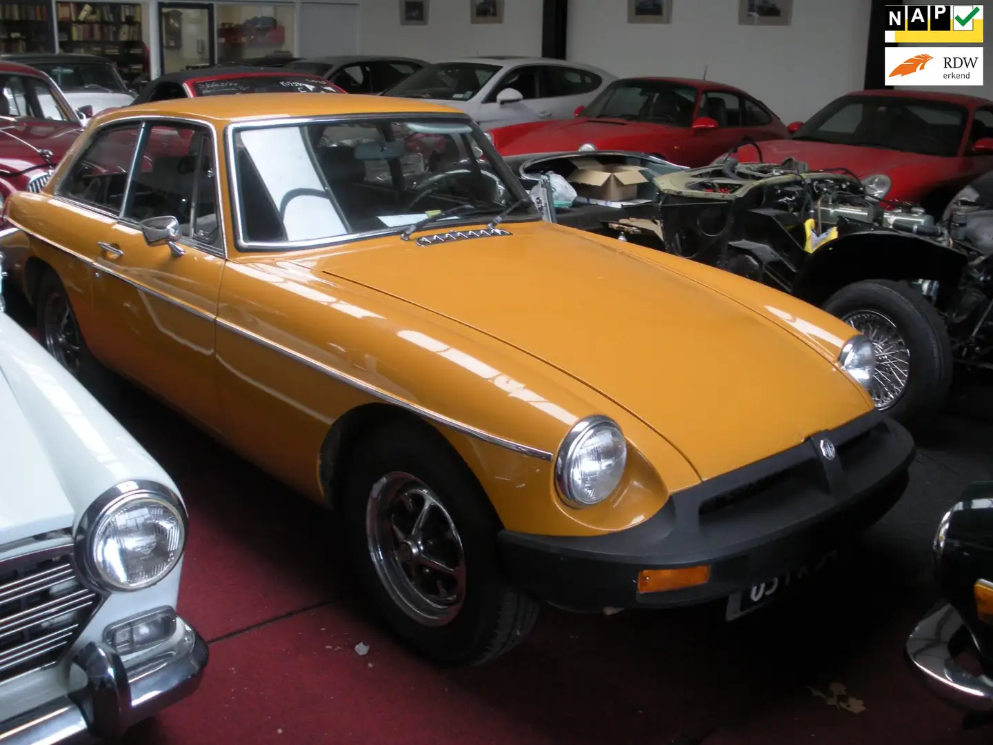 MG B type 1.8 GT Originele NL auto Jaune - 1