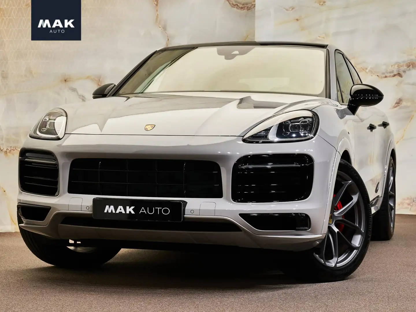 Porsche Cayenne Coupé 3.0 E-Hybrid, NL auto, SportDesign, tr.haak, Grijs - 1