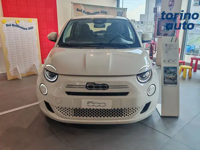 Fiat 500 view 2