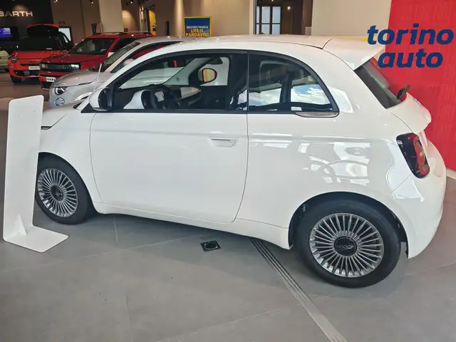 Fiat 500 view 4