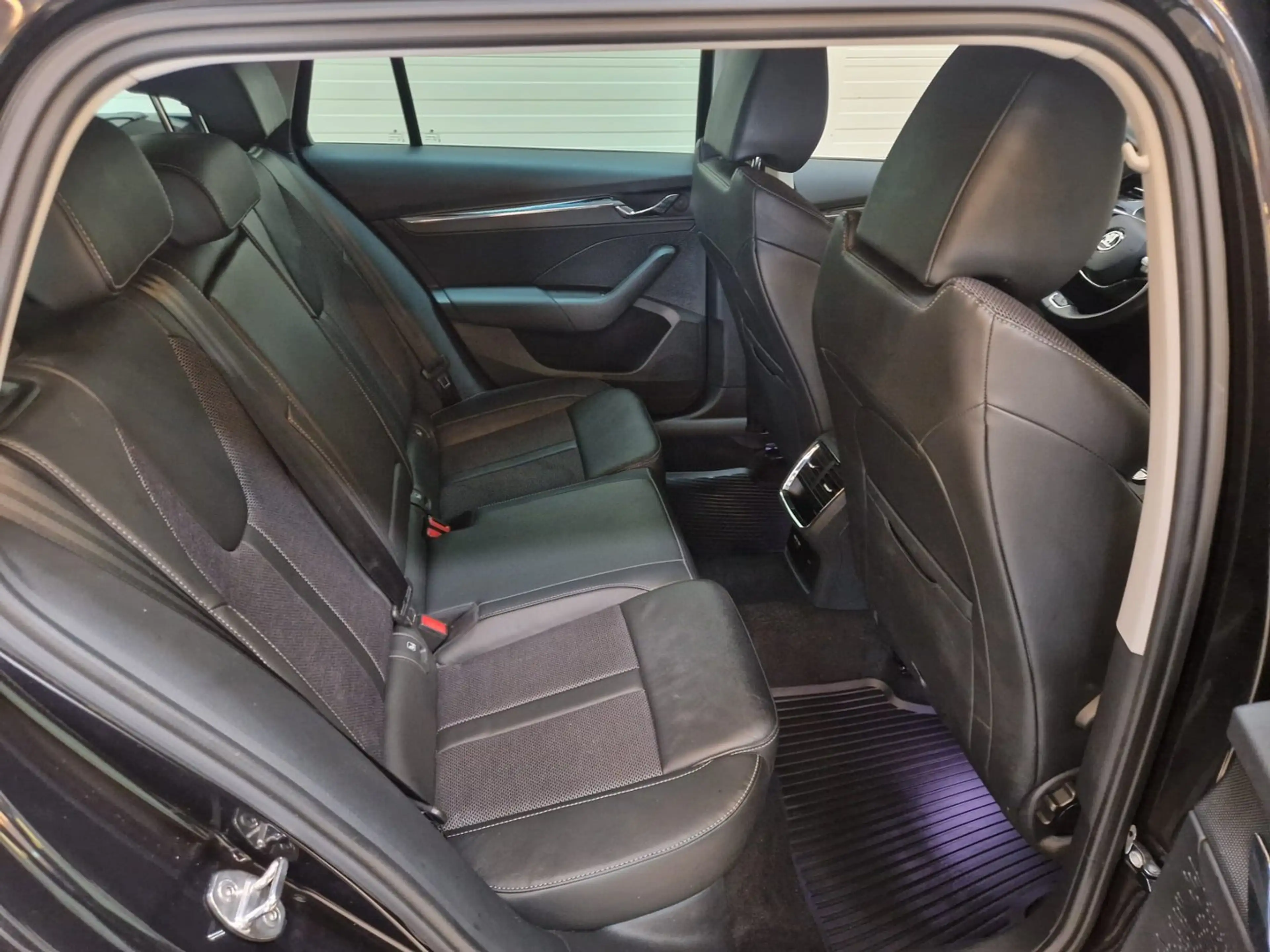 Skoda Octavia Style TDI DSG — photo 11