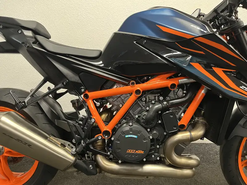 KTM 1290 Super Duke R - foto 7