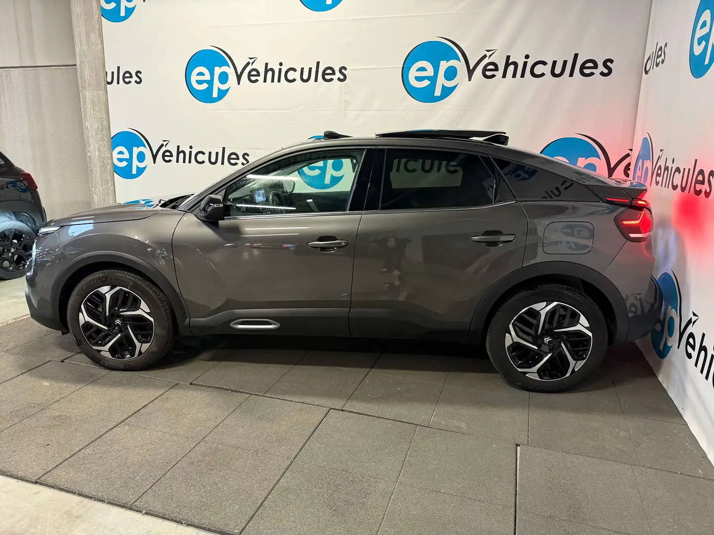 Citroen C4 1.2 PURETECH 130 MAX Gris - 2