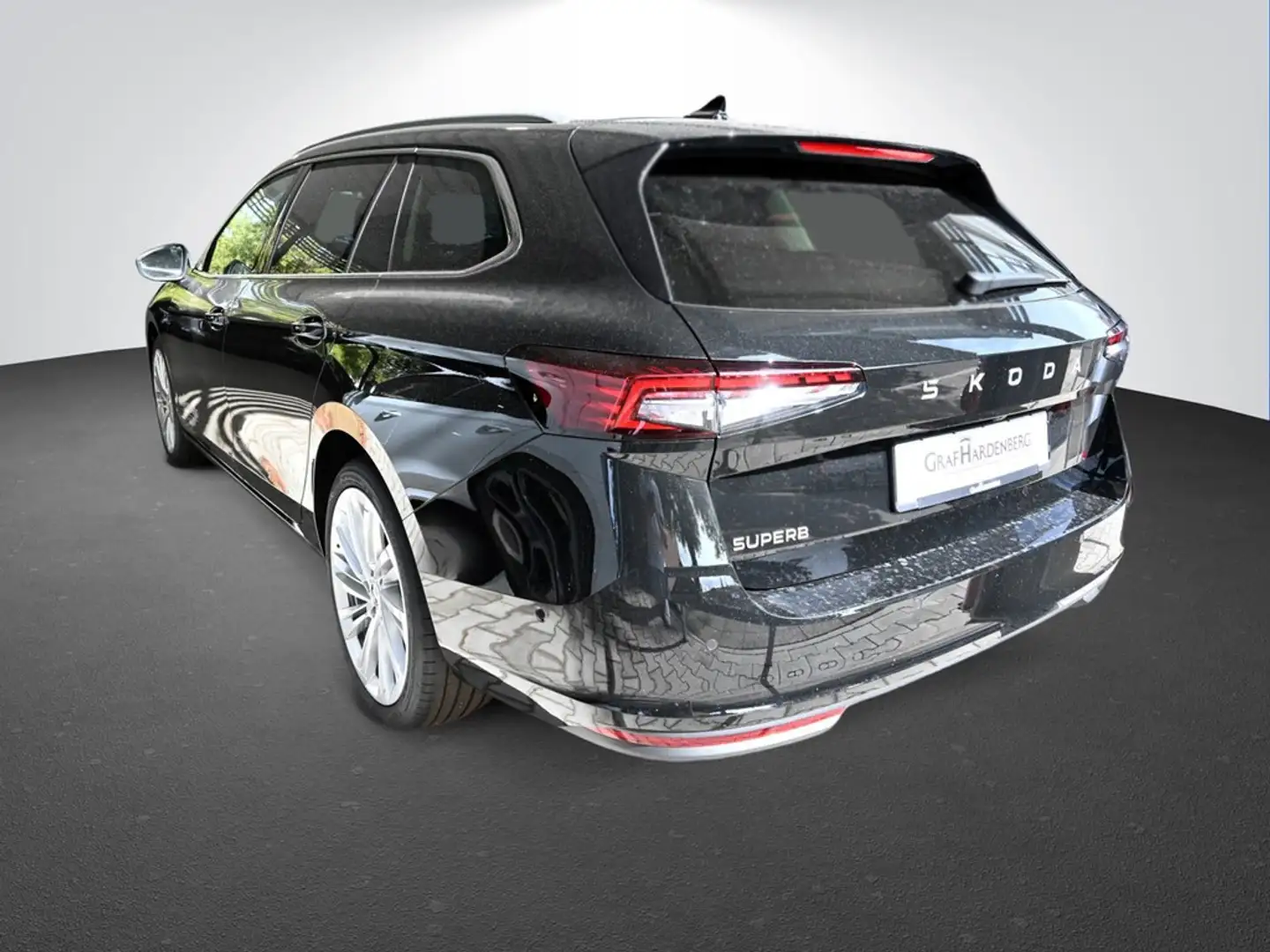 Skoda Superb Combi 2.0 TDI 110 kW Selection Schwarz - 2