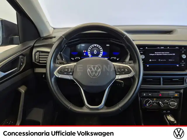 Volkswagen T-Cross view 9