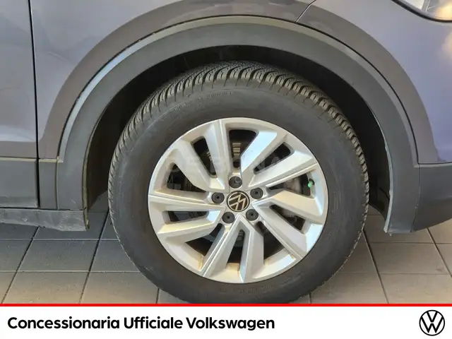 Volkswagen T-Cross view 21