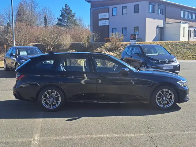 BMW 3 Series view 8