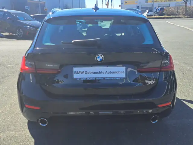 BMW 3 Series view 9