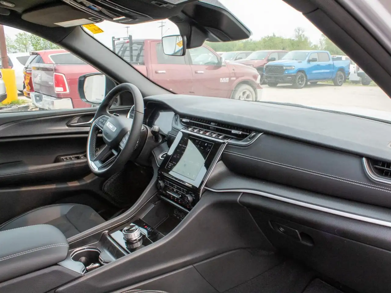 Jeep Grand Cherokee снимка Jeep Grand Cherokee
