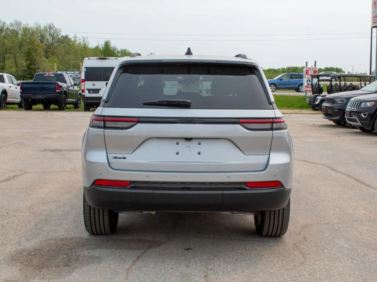 Jeep Grand Cherokee снимка Jeep Grand Cherokee