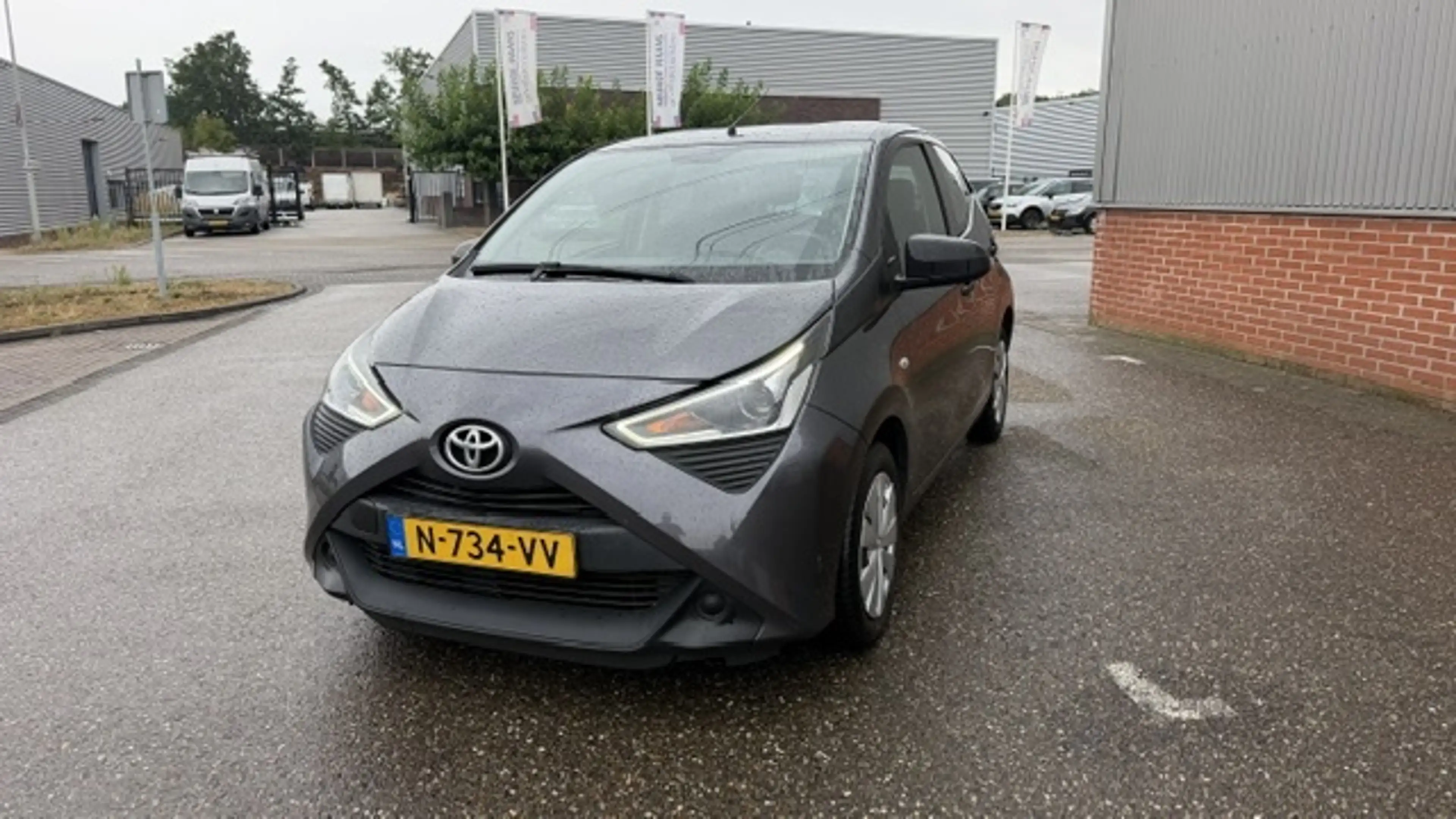 Toyota Aygo 1.0 VVT-i x-fun