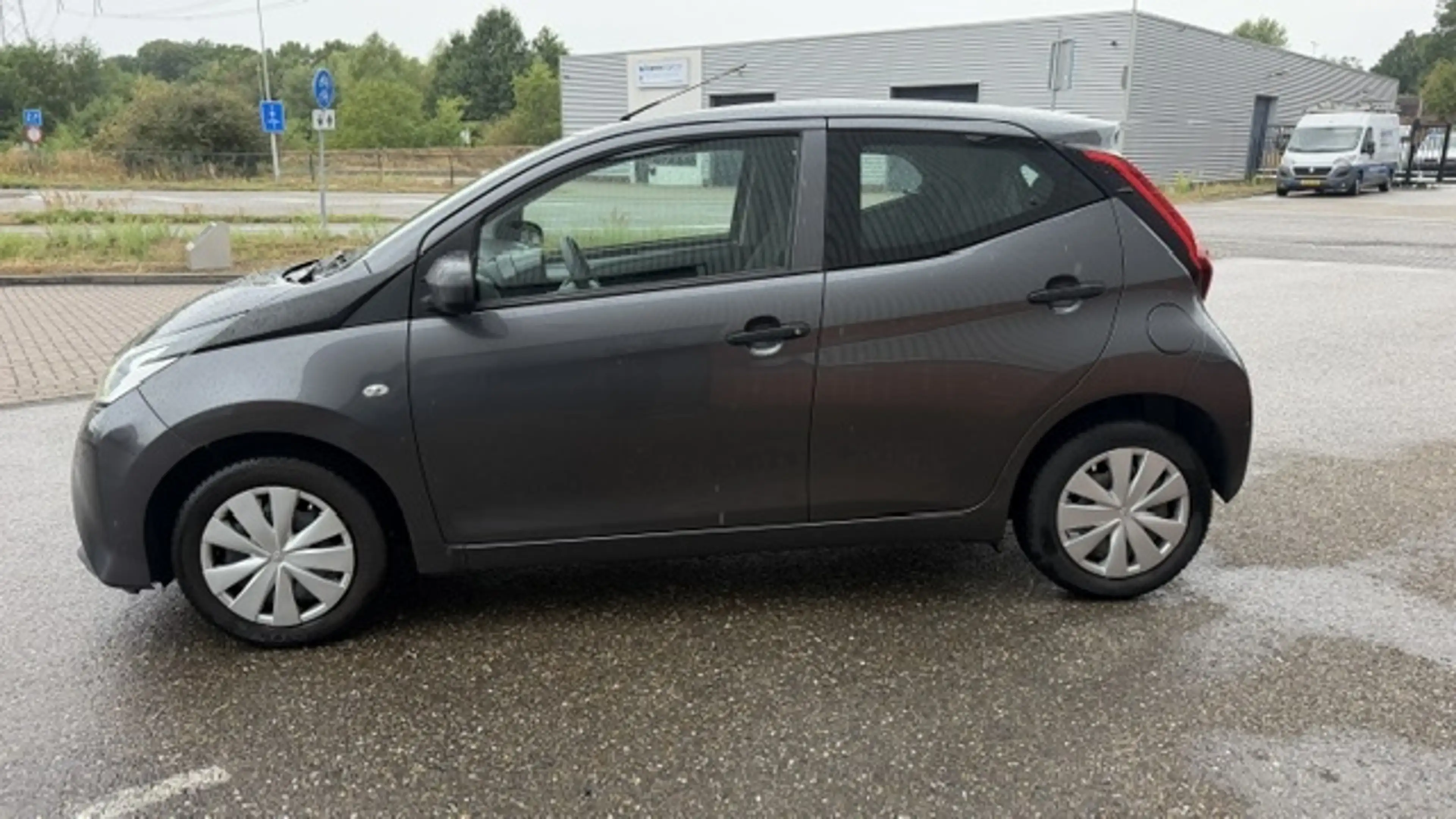 Toyota Aygo 1.0 VVT-i x-fun — photo 2