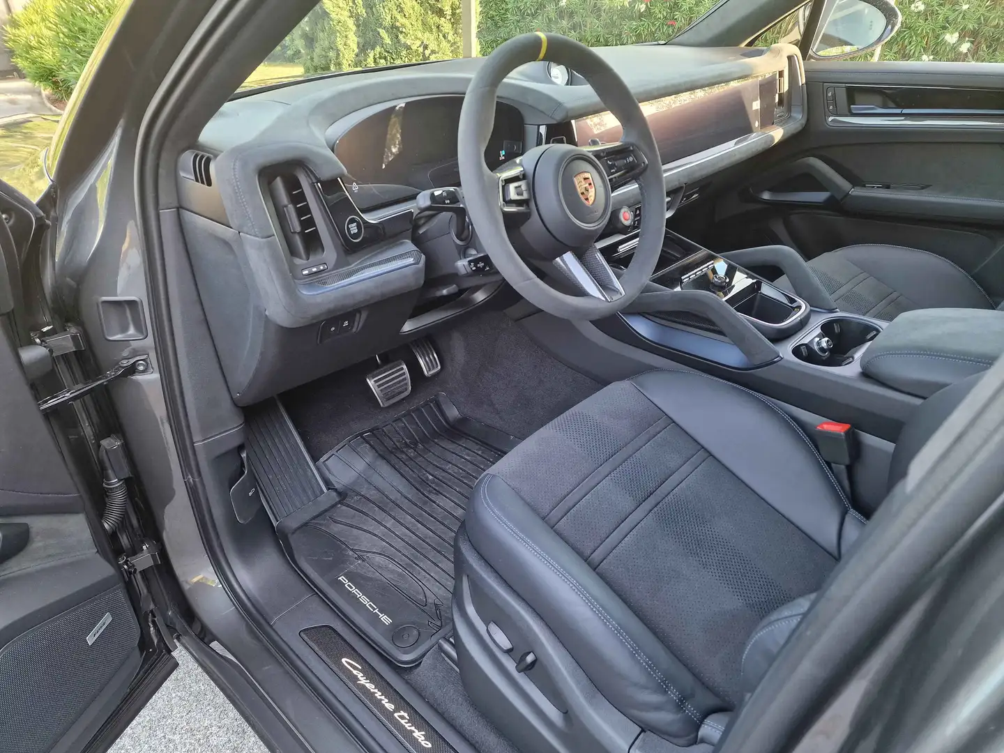 Porsche Cayenne Coupé turbo E-Hybrid 739CH Pack GT Noir - 2