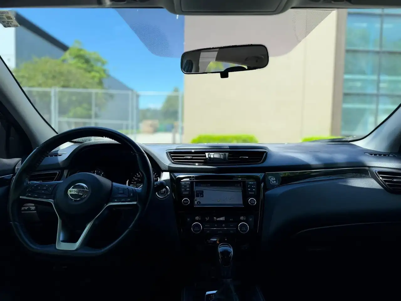 Nissan Qashqai снимка Nissan Qashqai