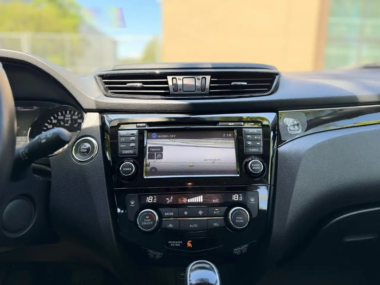 Nissan Qashqai снимка Nissan Qashqai