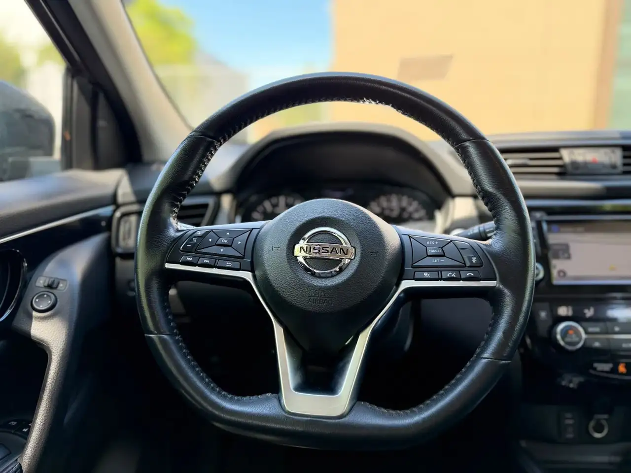 Nissan Qashqai снимка Nissan Qashqai