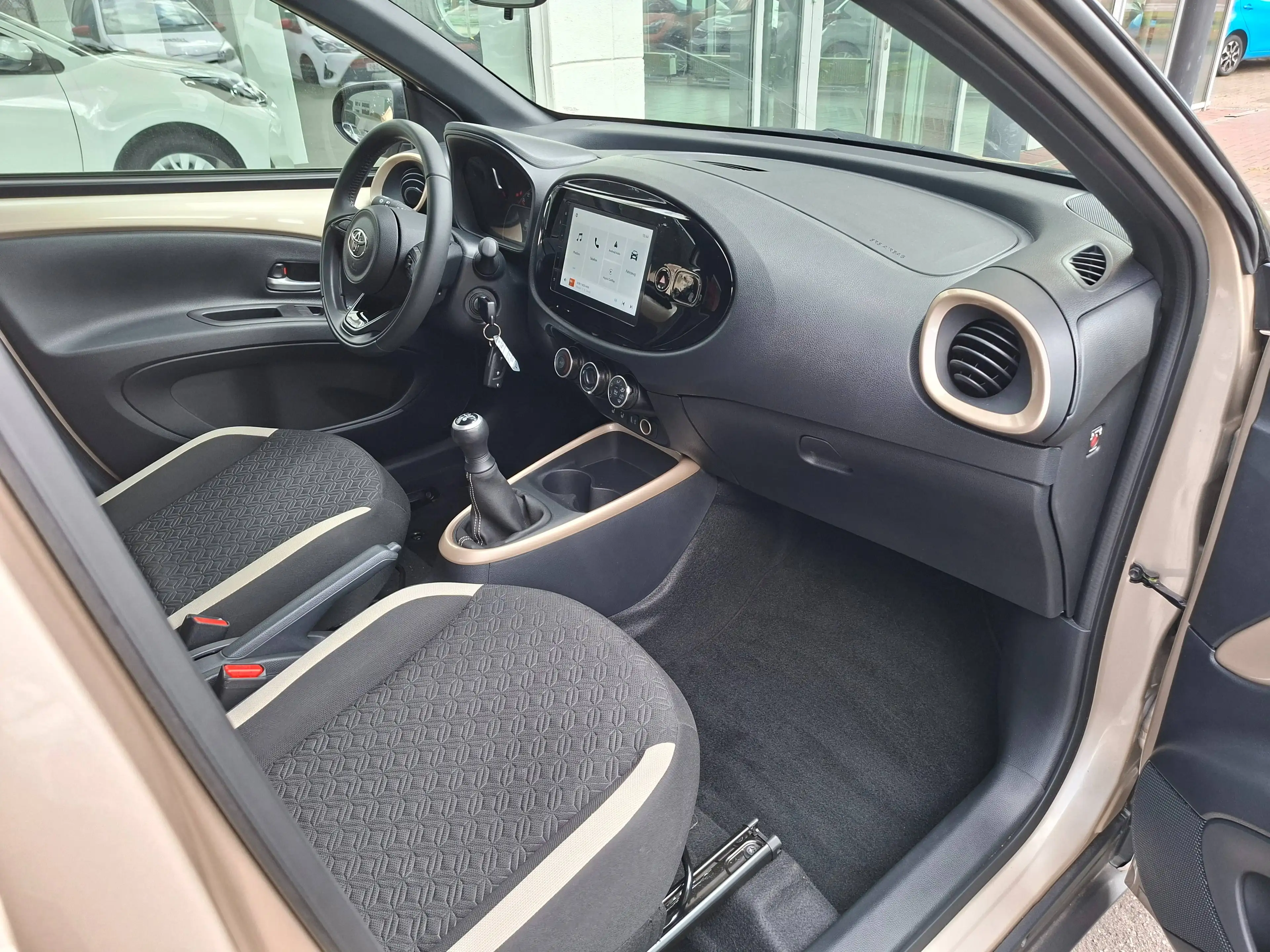 Toyota Aygo X Team D + Ganzjahresreifen + Garantie — photo 8