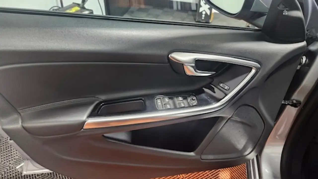 Volvo S60 снимка Volvo S60