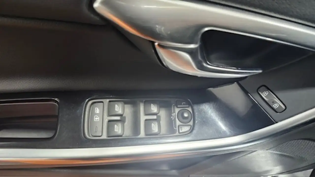 Volvo S60 снимка Volvo S60