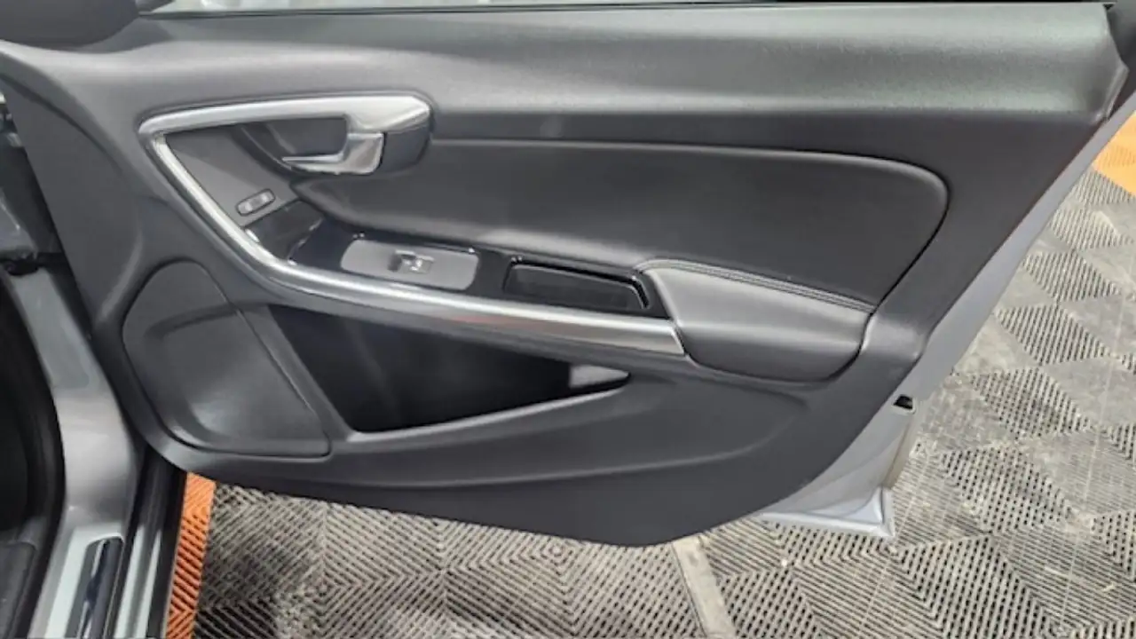Volvo S60 снимка Volvo S60