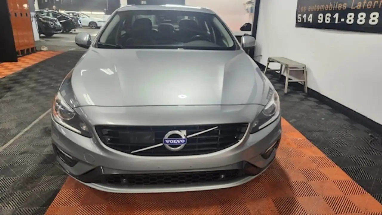 Volvo S60 снимка Volvo S60