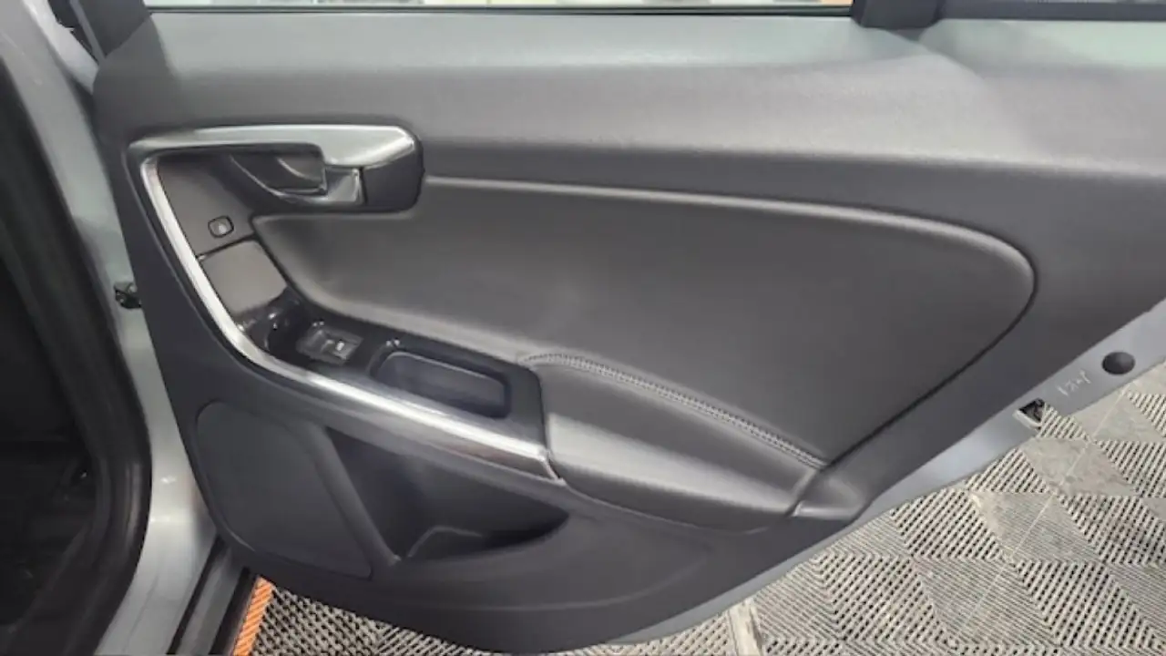 Volvo S60 снимка Volvo S60