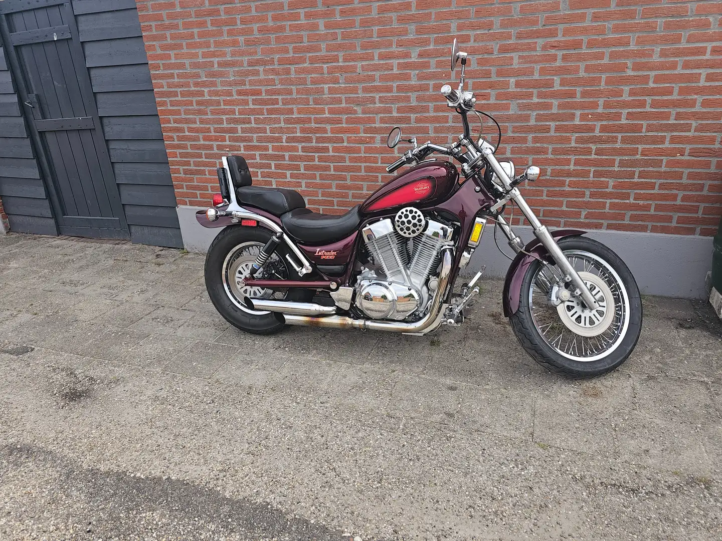 Suzuki VS 1400 Rouge - 1