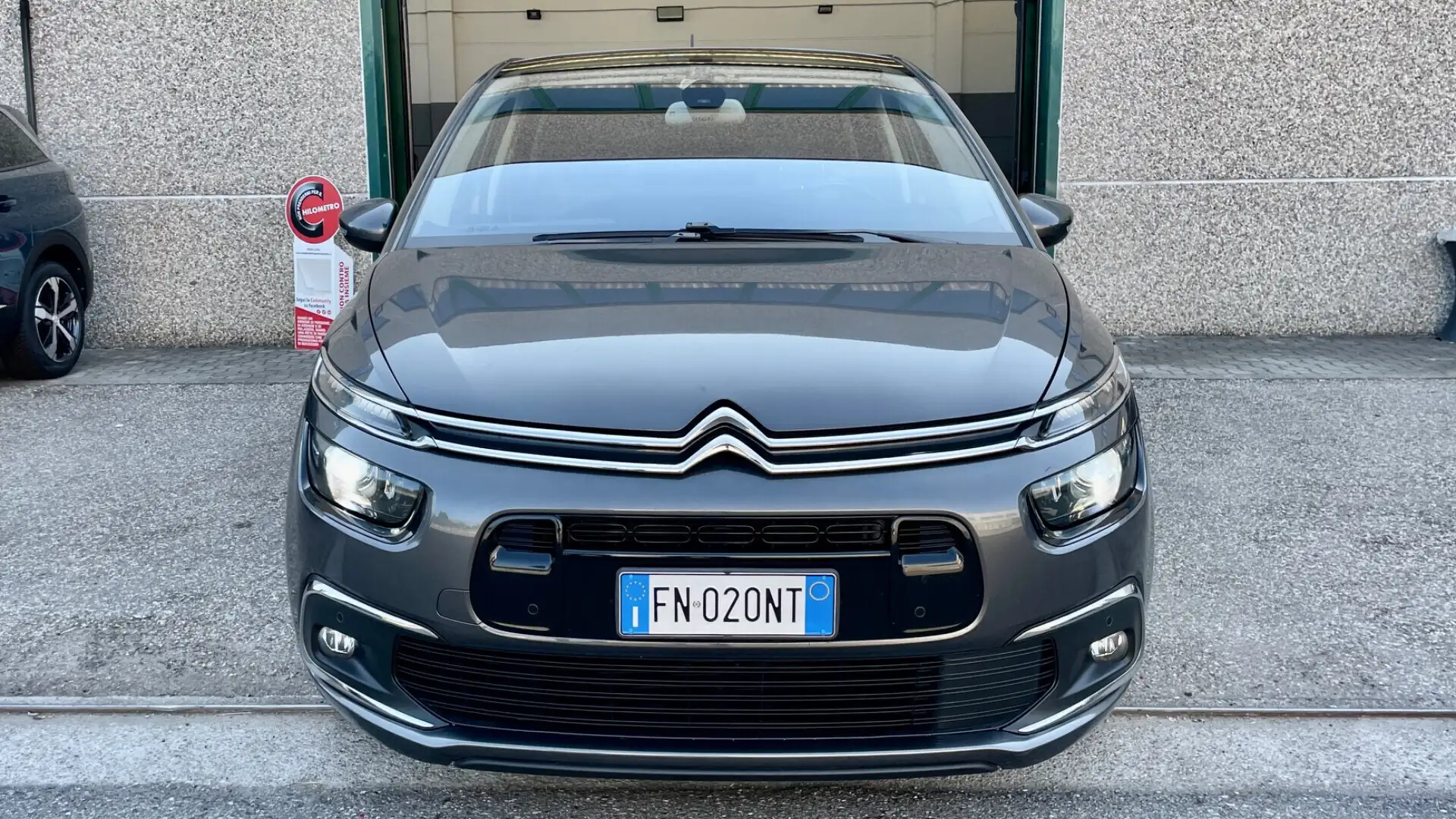 Citroen C4 Picasso BlueHDi 120 S&S EAT6 Shine Сірий - 2
