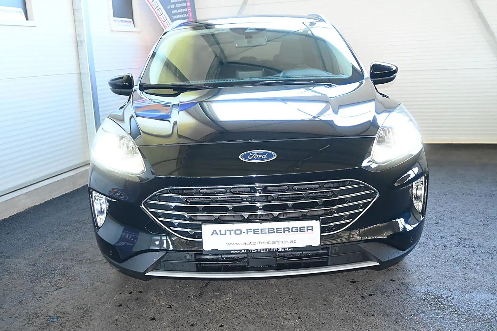 Ford Kuga 1,5 EcoBlue Titanium Aut.  LED,Navi,Spur-Assist... Schwarz - 2
