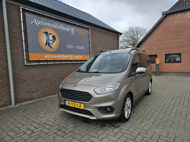 Ford Tourneo Courier 1.0 Titanium (motor defect)