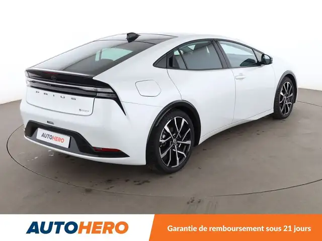 Toyota Prius view 6