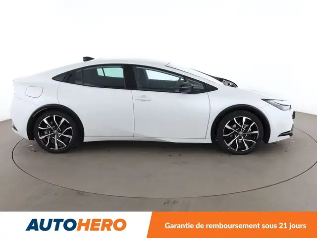 Toyota Prius view 7
