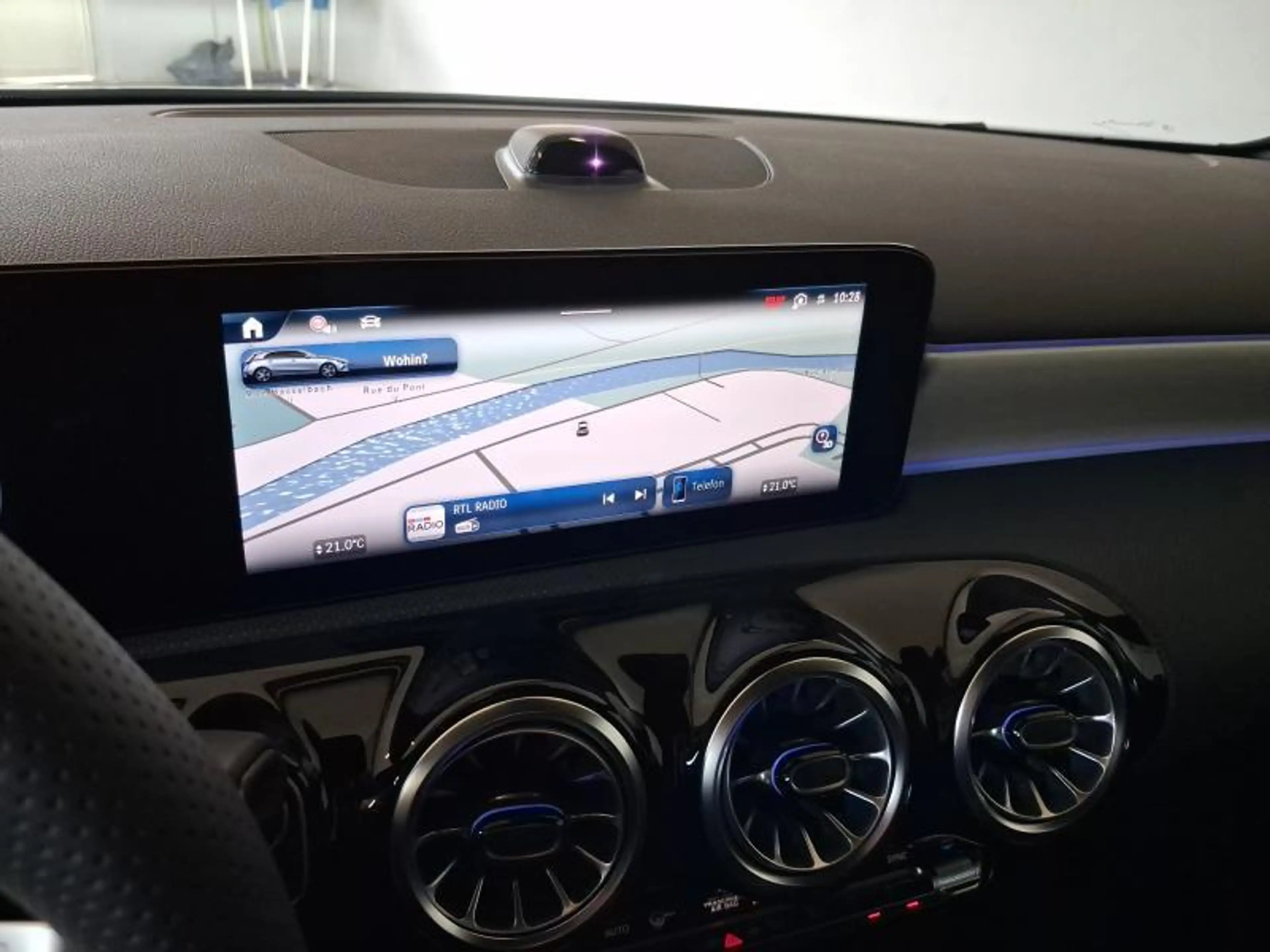 Mercedes-Benz A 200 AMG Line — photo 8
