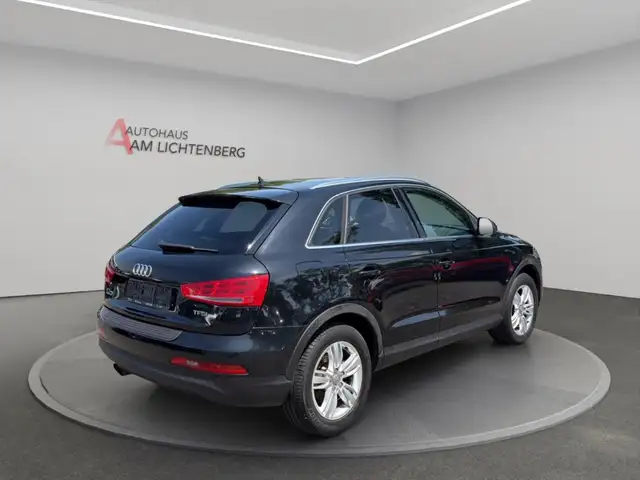 Audi Q3 view 4