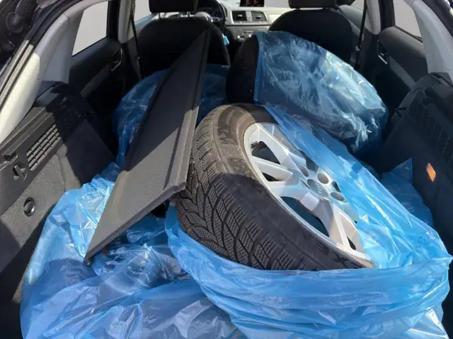 Audi Q3 view 6