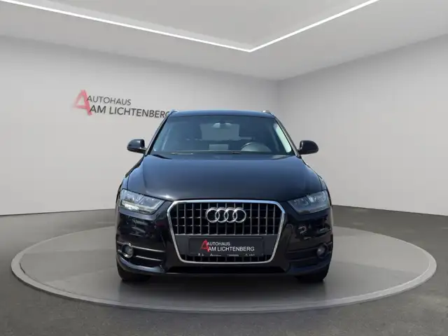 Audi Q3 view 3