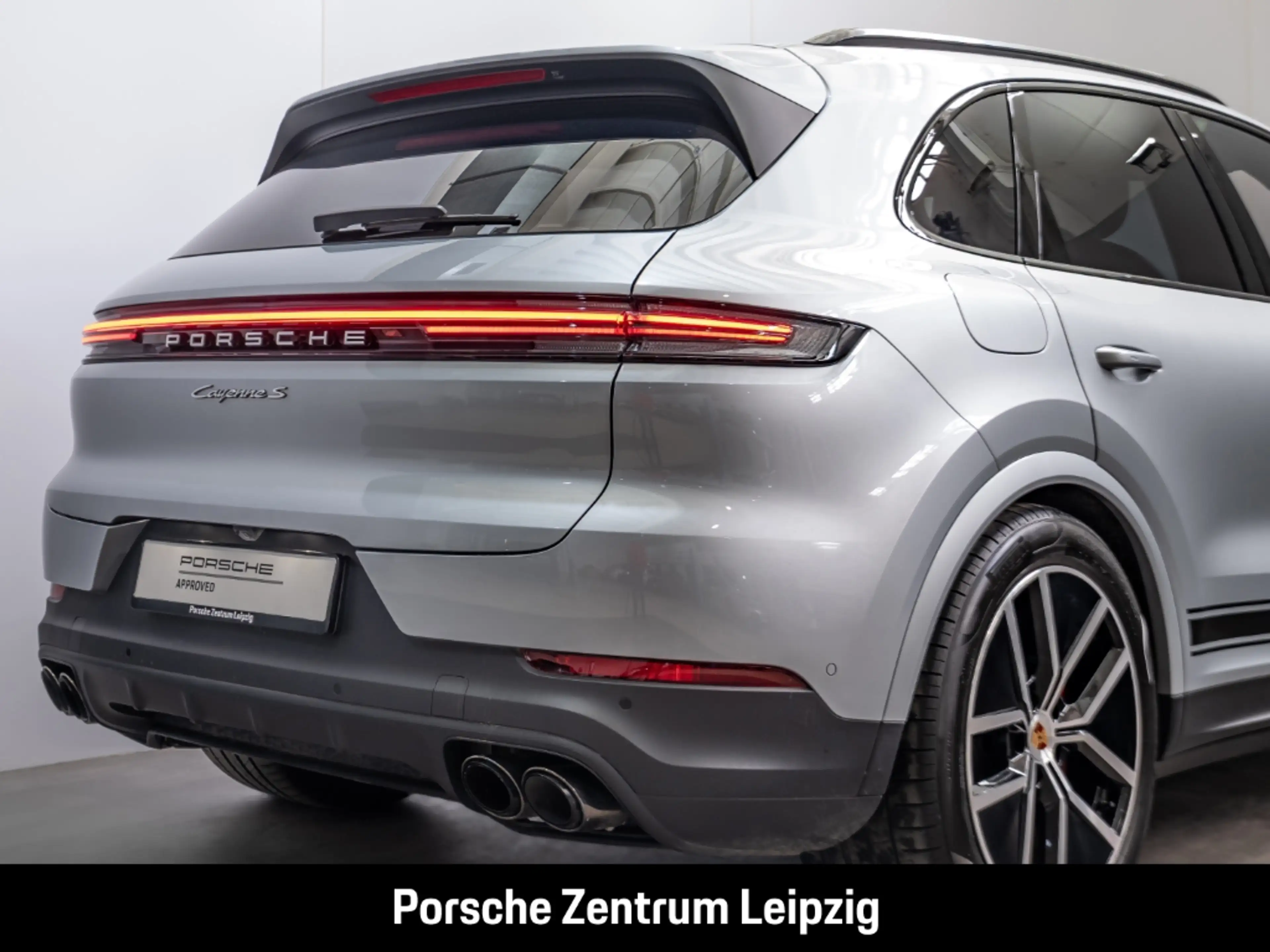 Porsche Cayenne S E-Hybrid Sportabgas Massage InnoDrive Head-Up — photo 13