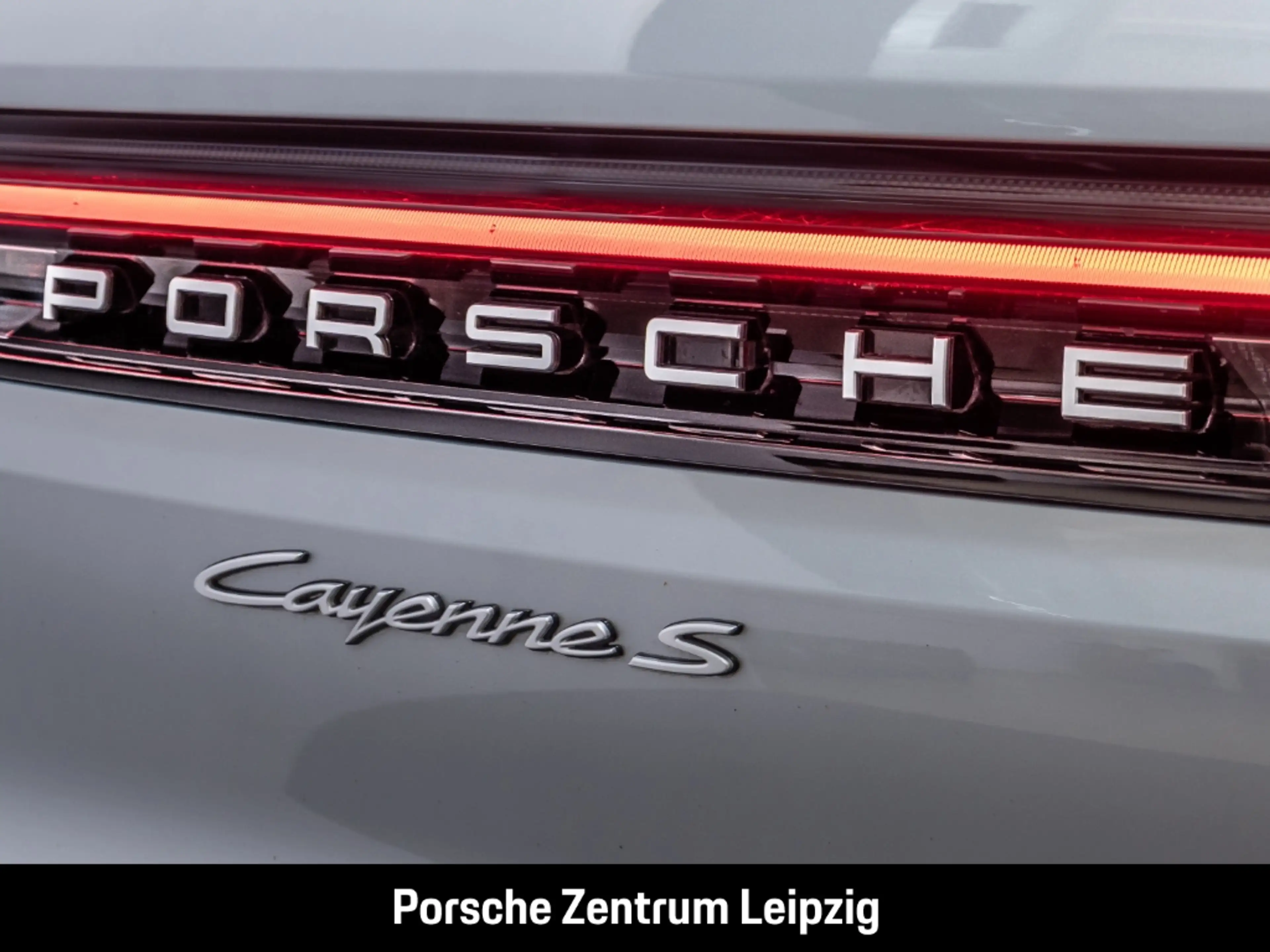 Porsche Cayenne S E-Hybrid Sportabgas Massage InnoDrive Head-Up — photo 14