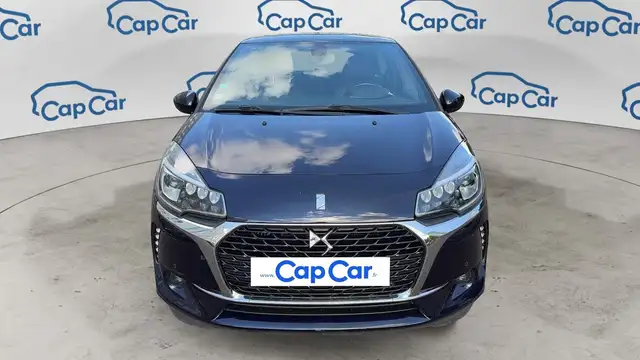 DS Automobiles DS 3 view 5