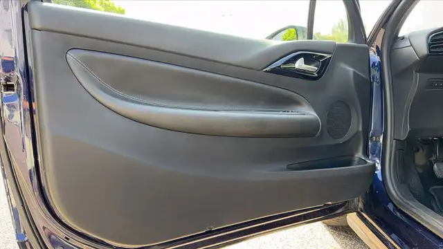 DS Automobiles DS 3 view 7