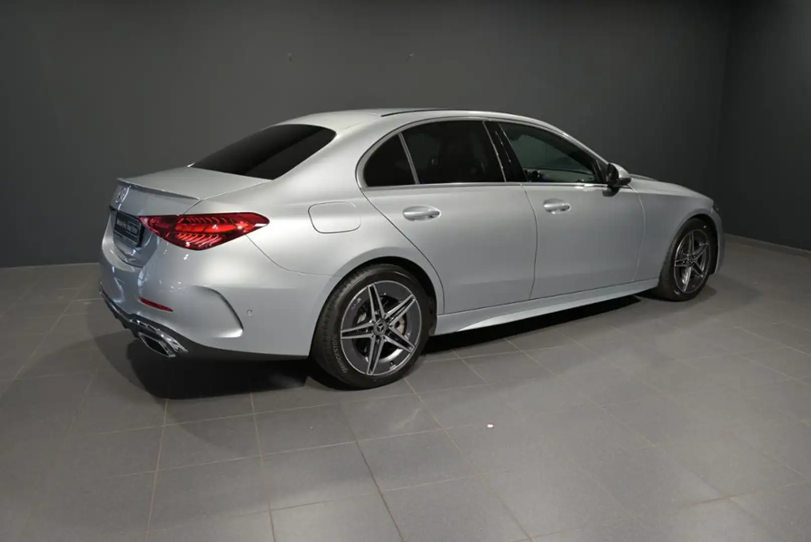 Mercedes-Benz C 300 d 4M AMG AVANTGARDE PLUS/KAMERA/TOTW/LED Stříbrná - 2