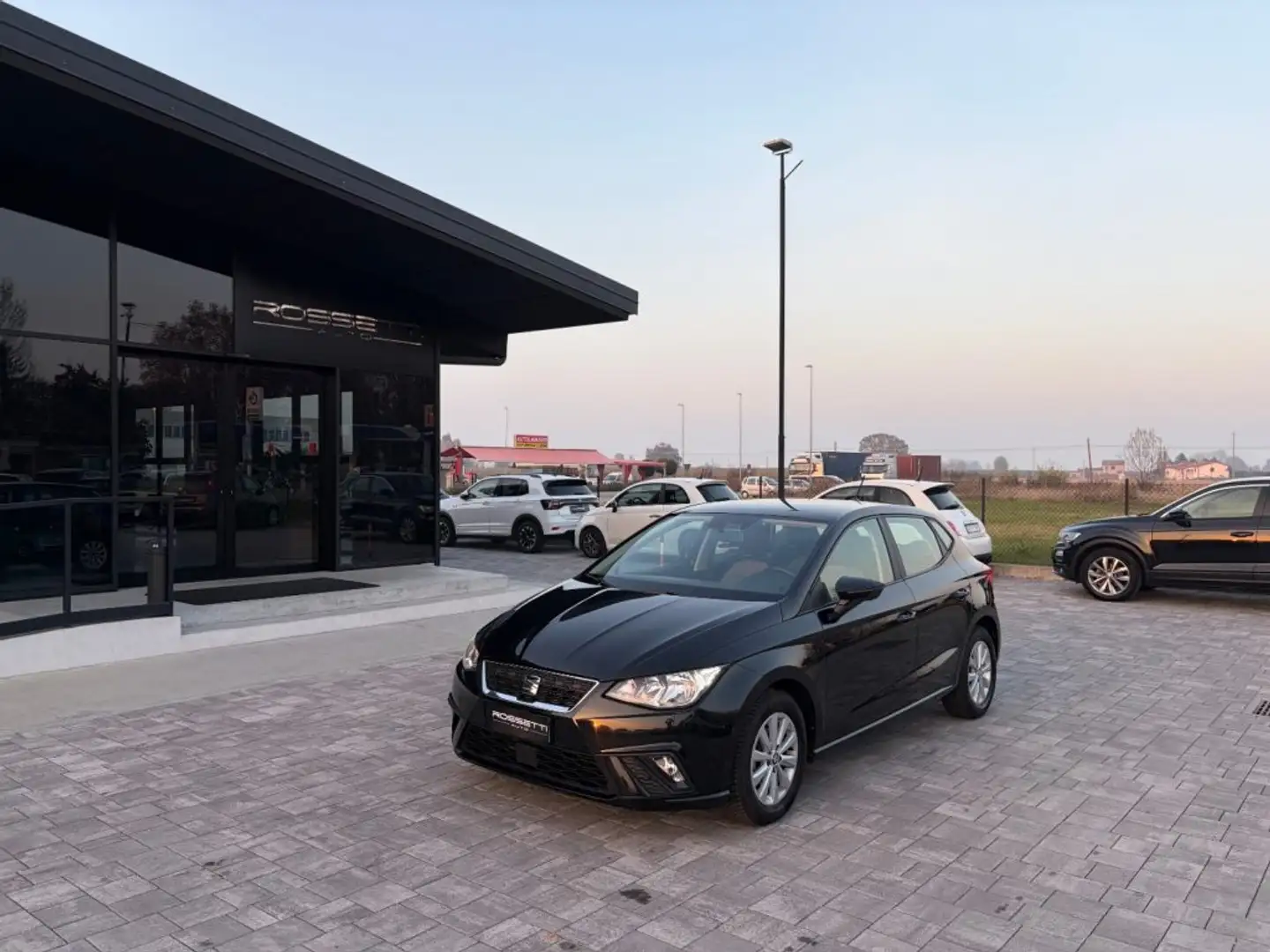 SEAT Ibiza 1.0 TGI 5 porte ANCHE PER NEOPATENTATI Noir - 1