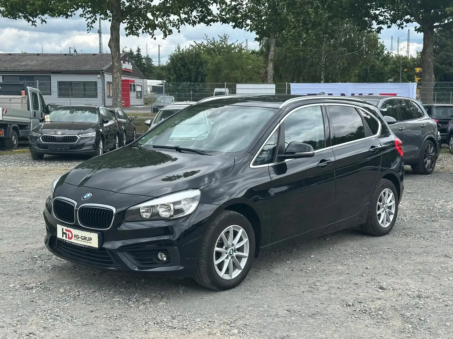 BMW 218 Baureihe 2 Active Tourer 218 i Advantage Schwarz - 1